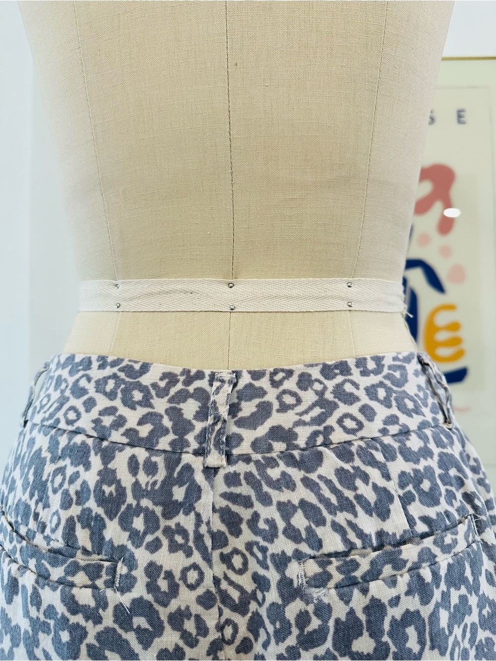 Leopard Print Low Rise Linen Shorts - Picture 12 of 15